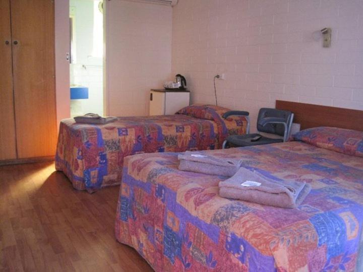 Desert Rose Inn Alice Springs Room photo